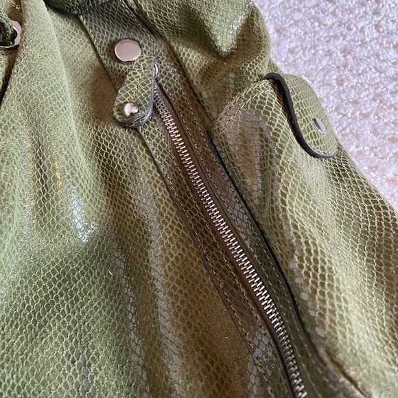 Hype Green leather hobo style bag like new! - Picture 6 of 6